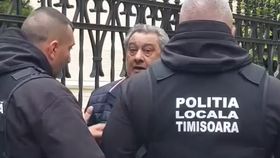 VIDEO Palatele unor clanuri din Timișoara, demolate cu scandal și amenințări: „Nu am furat, noi am cumpărat. Pot să te cumpăr și pe tine!”